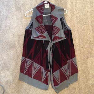 Sleevesless sweater vest